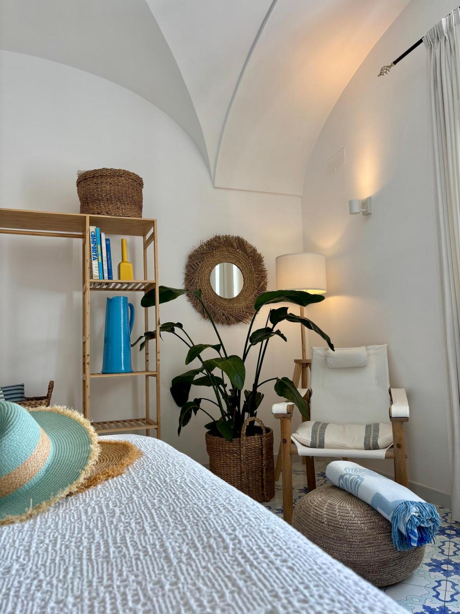 Casa vacanze Michela, 2br, 2bt, Amazing Patio, Jacuzzi, Newly Renovated